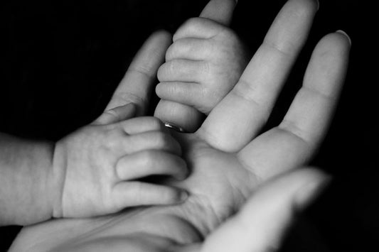 New Mom Gift Basket Ideas: Thoughtful and Practical Gifts for New Mothers